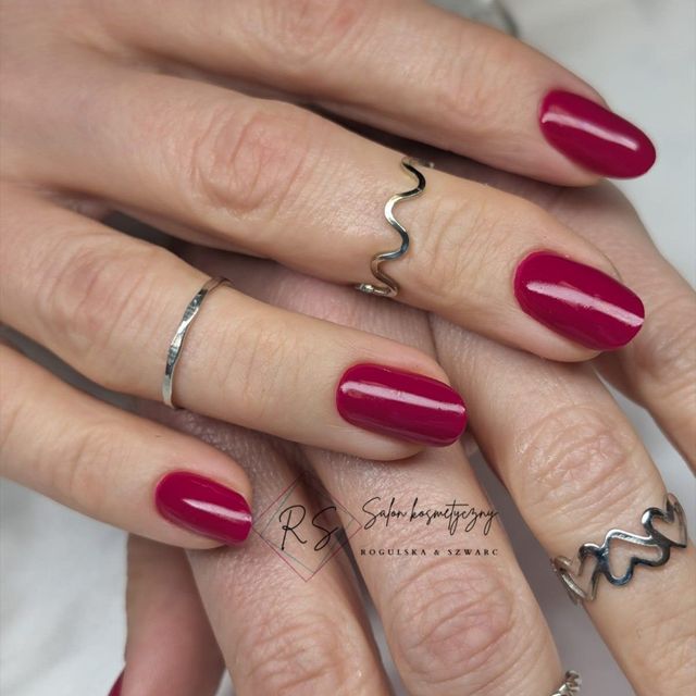 Głęboki burgund — manicure RS Rogulska & Szwarc