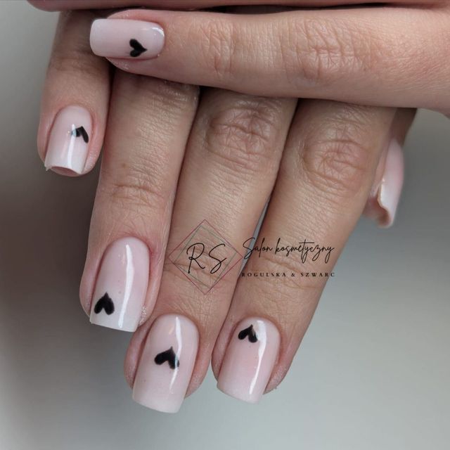 Kontur serduszek — manicure RS Rogulska & Szwarc