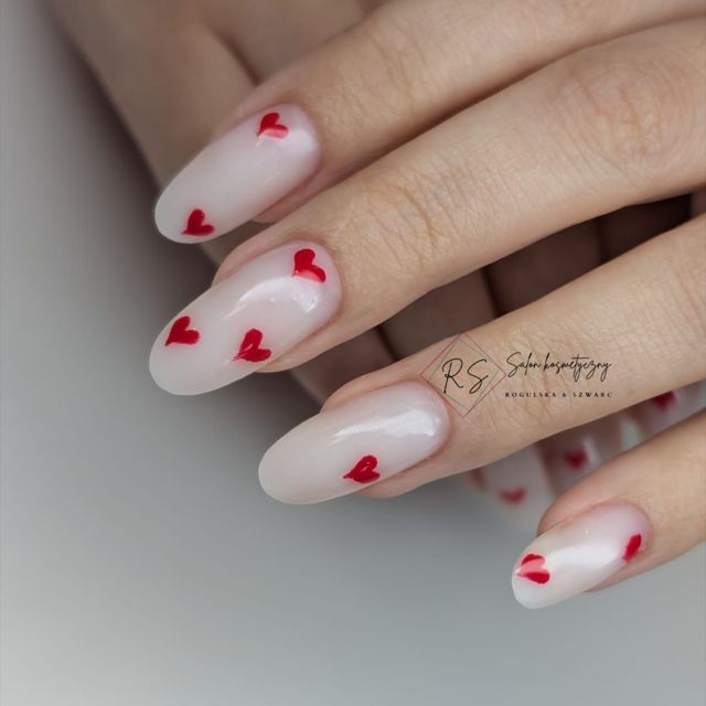 Czerwone serduszka — manicure RS Rogulska & Szwarc