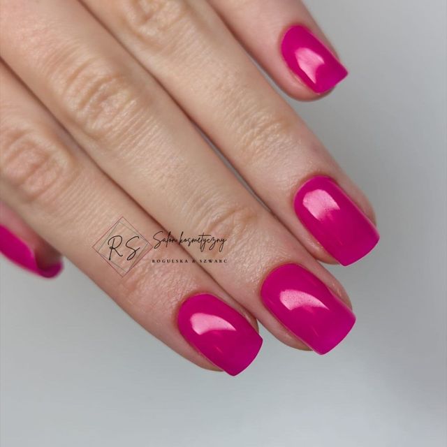 Róż intensywny — manicure RS Rogulska & Szwarc