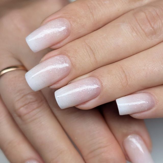 Ombre nude — manicure RS Rogulska & Szwarc