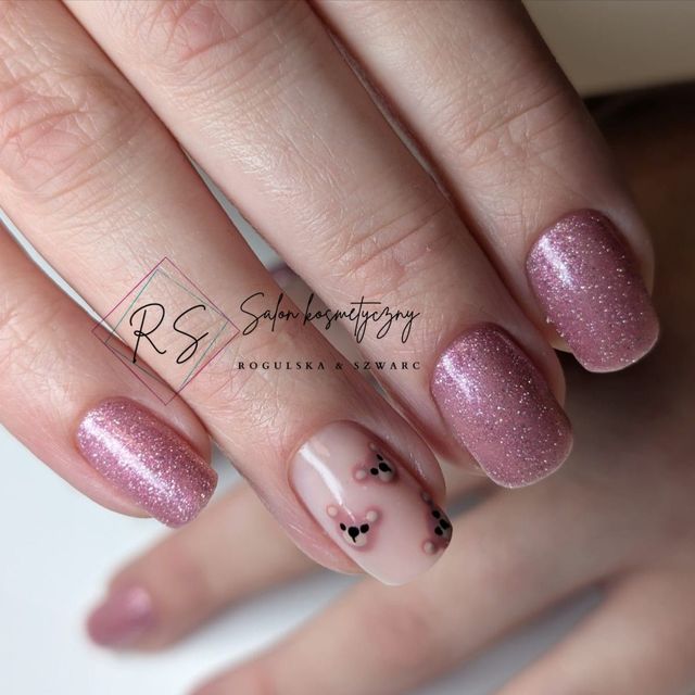 Brokat z wzorem — manicure RS Rogulska & Szwarc
