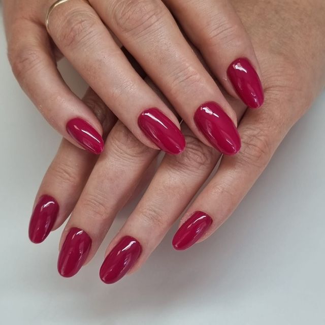 Burgund połysk — manicure RS Rogulska & Szwarc
