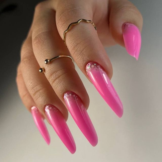 Róż stiletto — manicure RS Rogulska & Szwarc