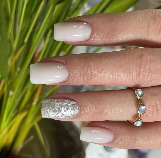 Nude z cyrkonią — manicure RS Rogulska & Szwarc