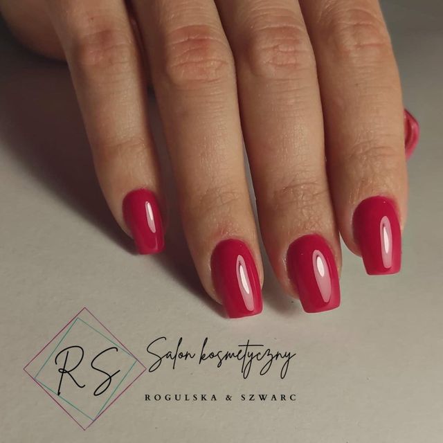 Czerwień połysk — manicure RS Rogulska & Szwarc